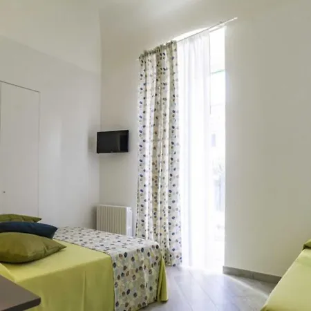 Affittacamere Porto Di Mare 4*